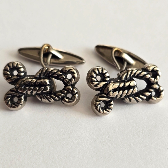 Vintage cufflinks hook and eye knot design Silver tone cable cuff links - Picture 1 of 7
